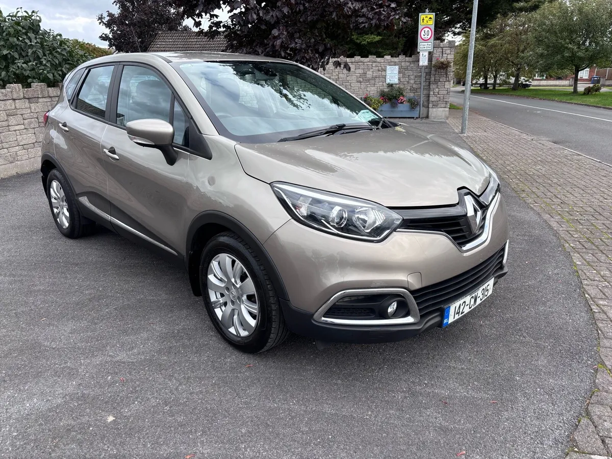 Renault Captur - Image 1