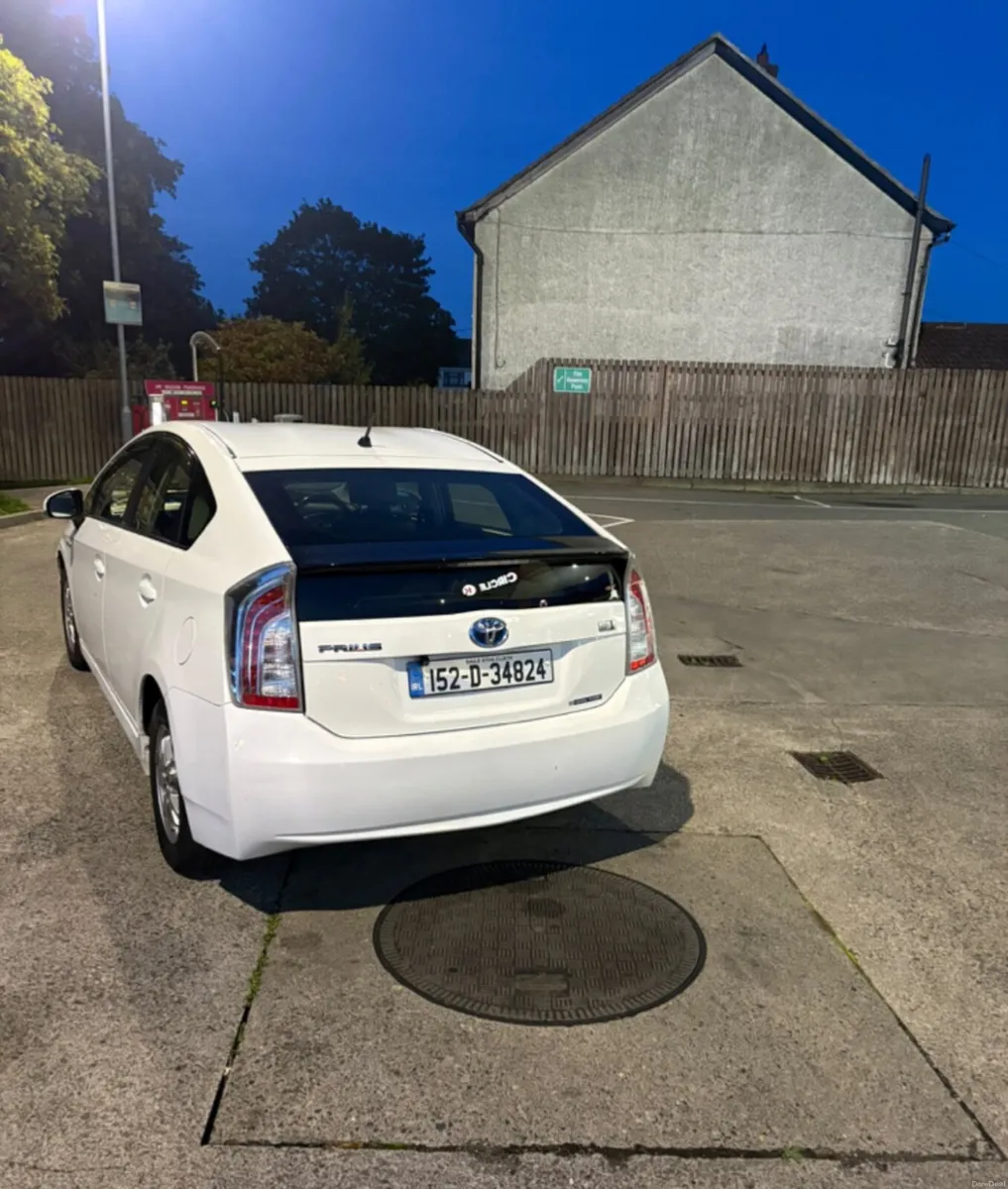 Toyota Prius 2015 - Image 3