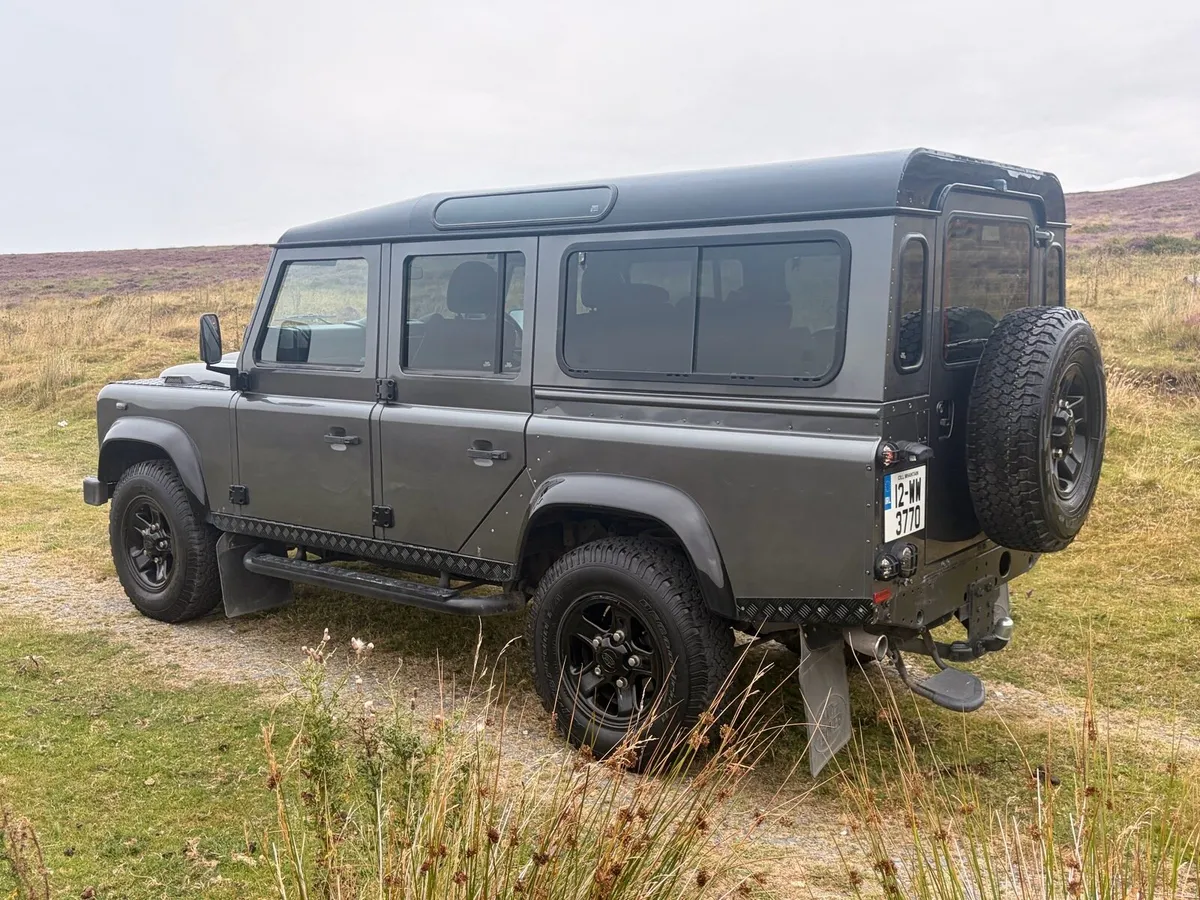 Land Rover Defender - Image 3