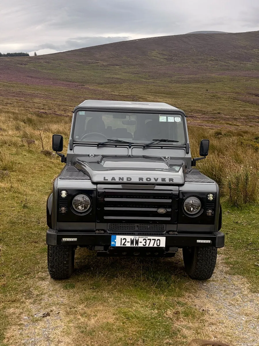 Land Rover Defender - Image 5