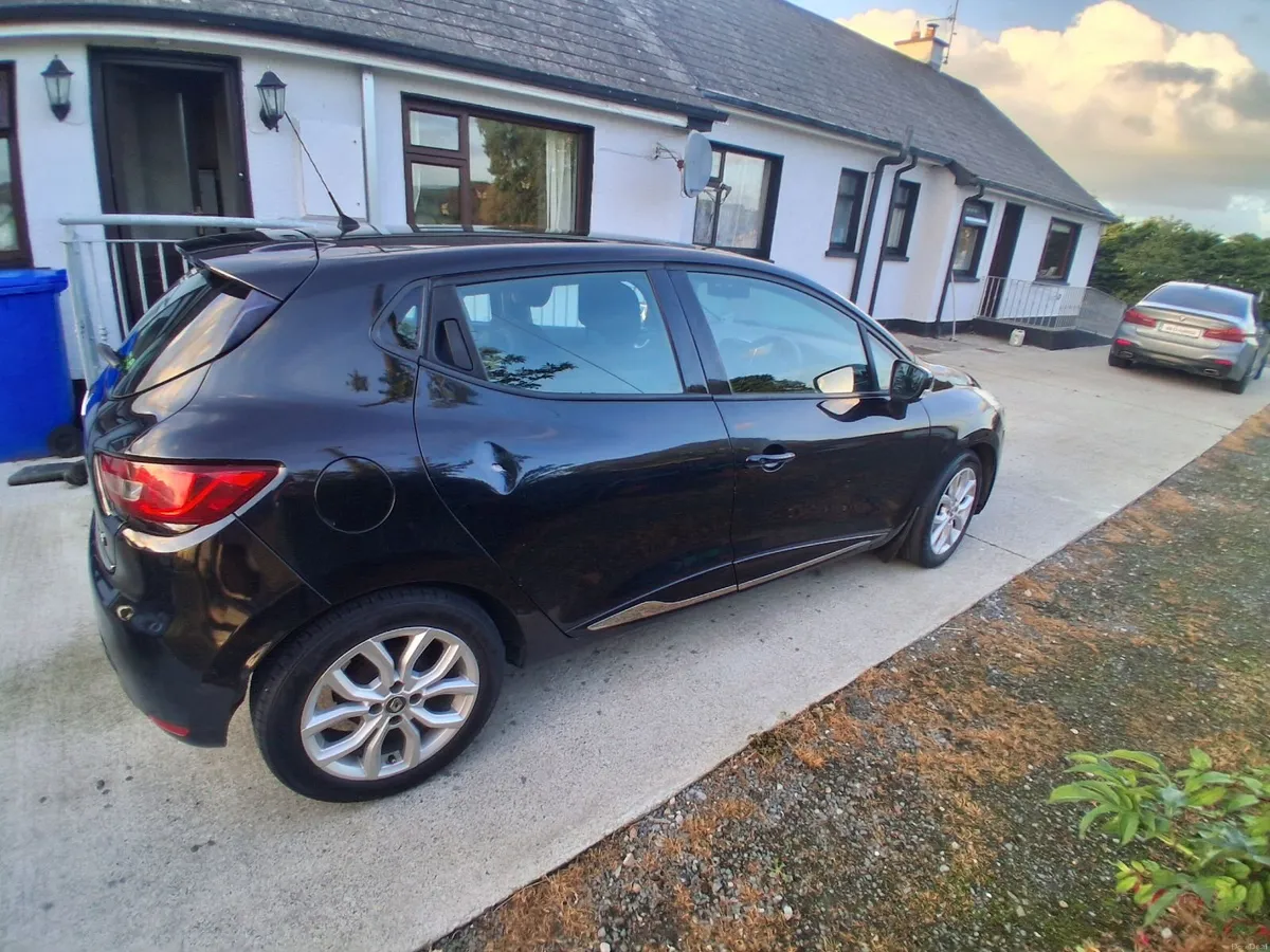 Renault Clio 2017 - Image 2