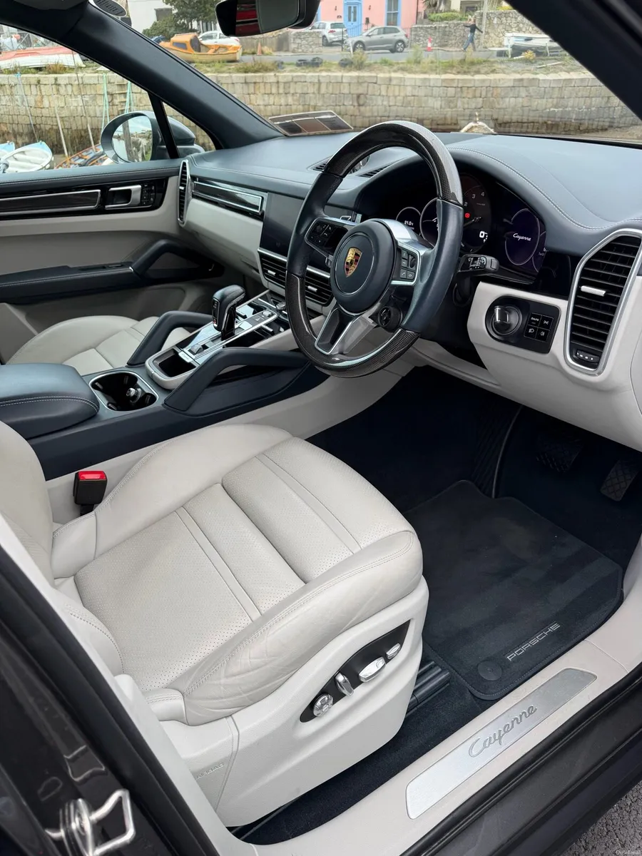 Porsche Cayenne E Hybrid - Image 2