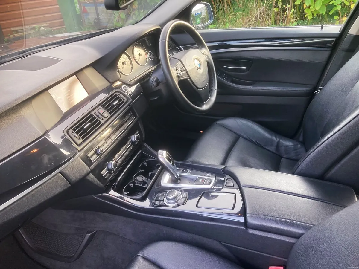 BMW 5-Series 2012 - Image 5