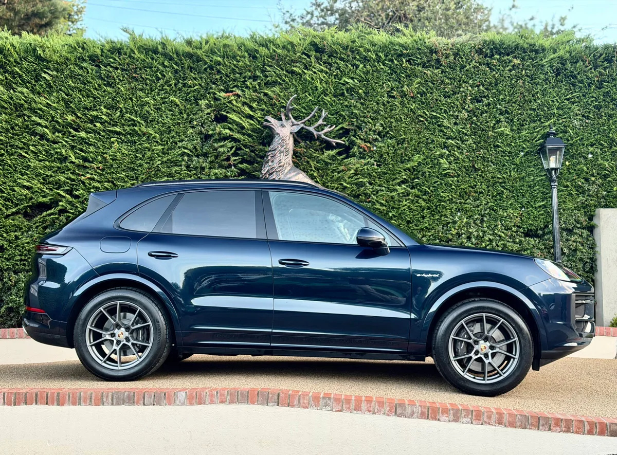 Porsche Cayenne 2024 - Image 3