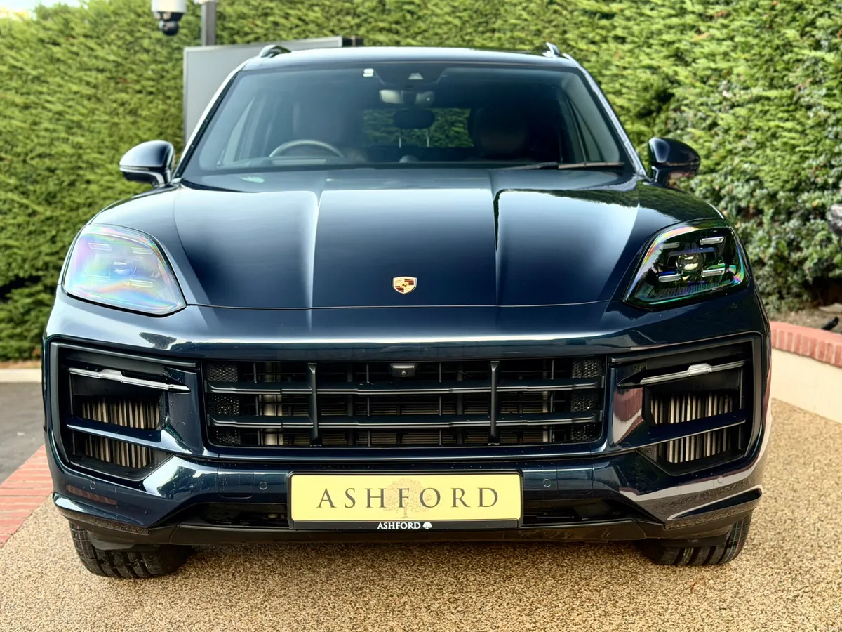 Porsche Cayenne 2024 - Image 2