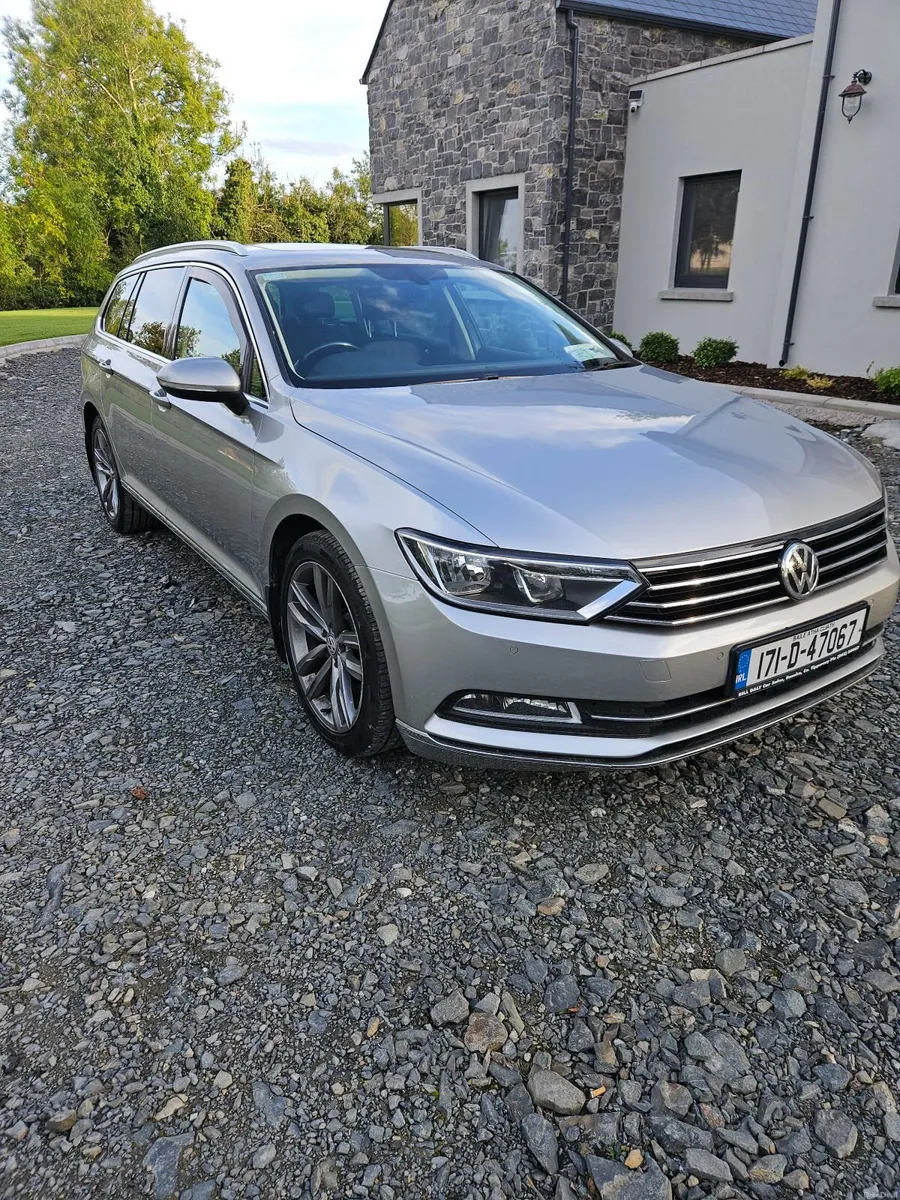Volkswagen Passat  GT 2.0L 2017 - Image 2