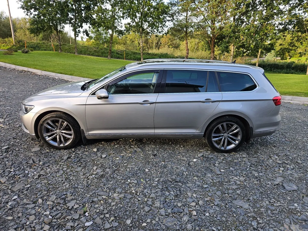 Volkswagen Passat  GT 2.0L 2017 - Image 5