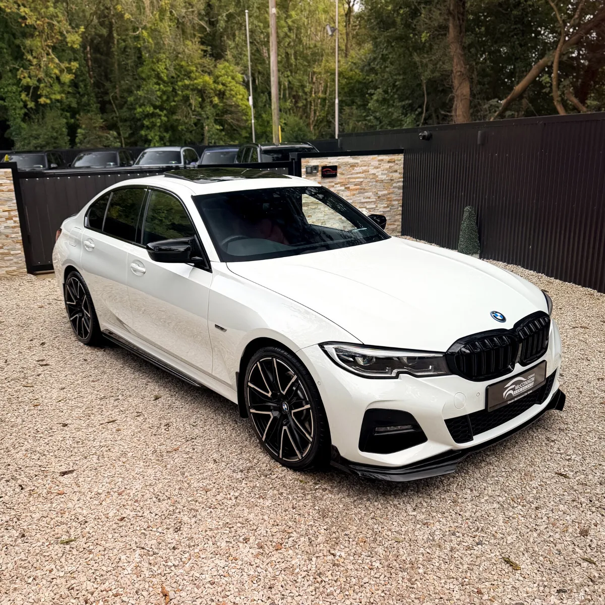 2022 (221) BMW 330E M SPORT **SUNROOF & X-DRIVE - Image 4