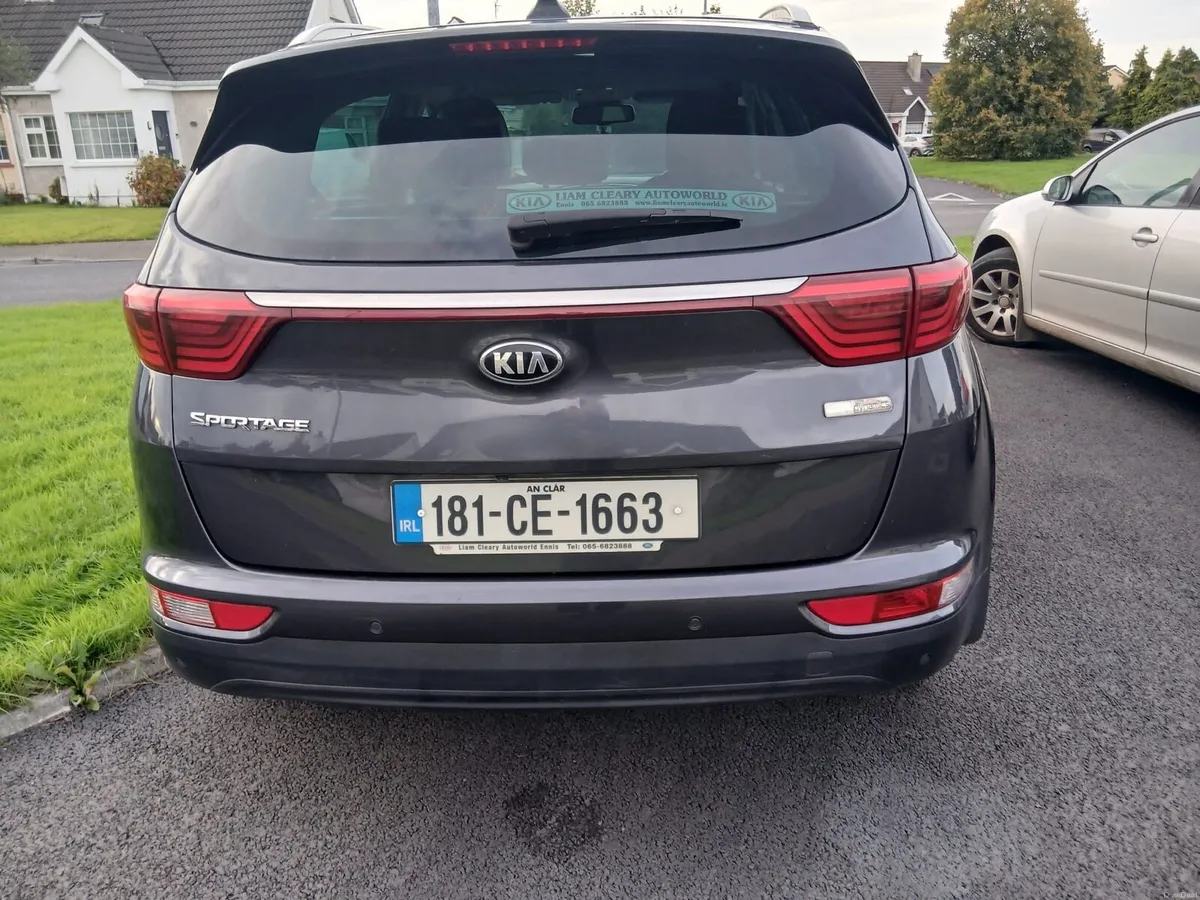 KIA SPORTAGE - Image 2