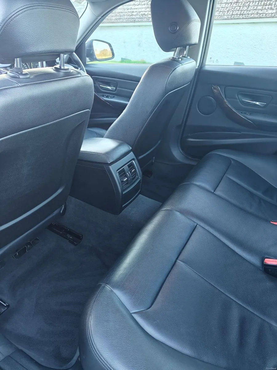 BMW 3-Series 2016 - Image 4