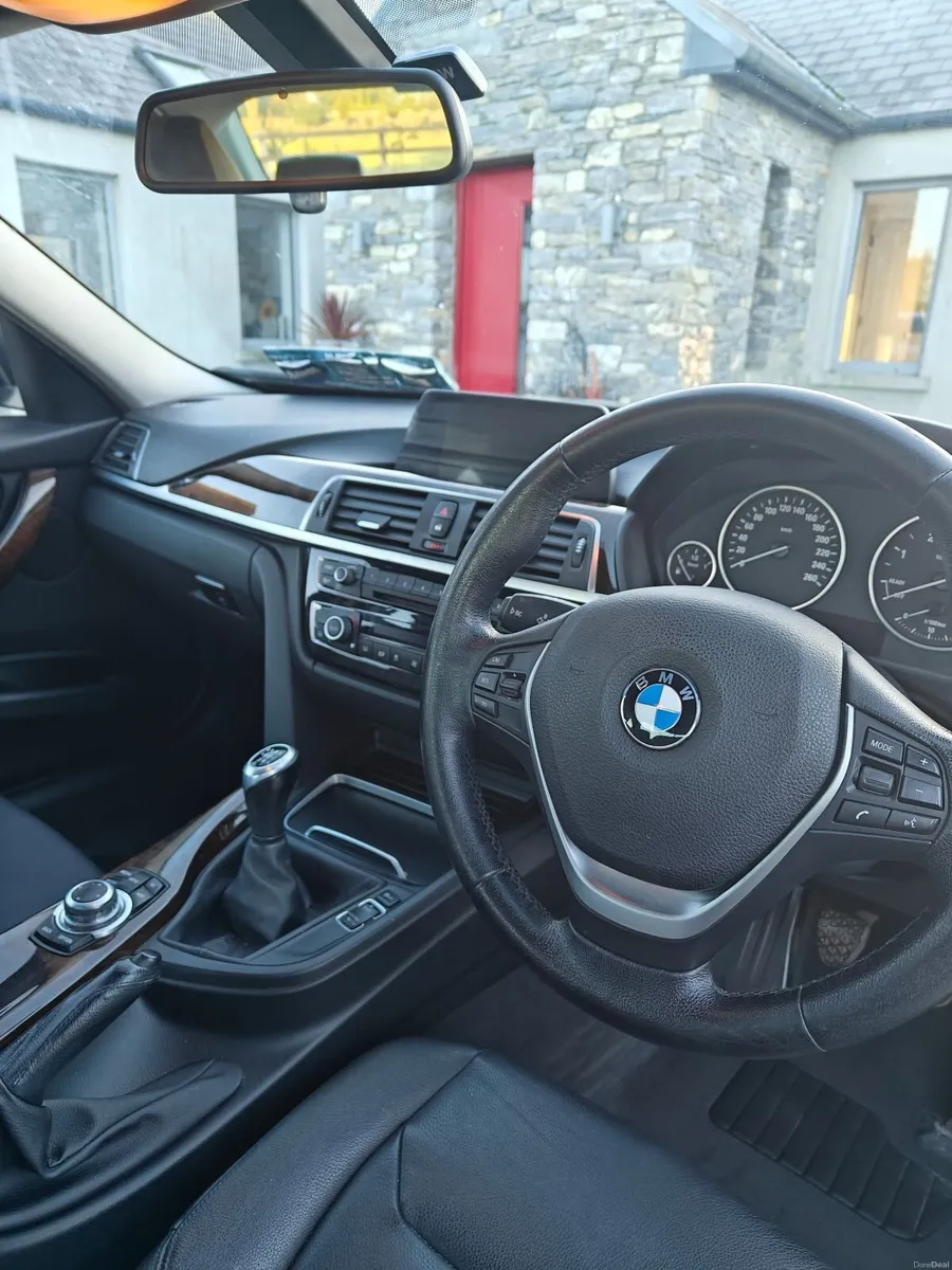 BMW 3-Series 2016 - Image 6