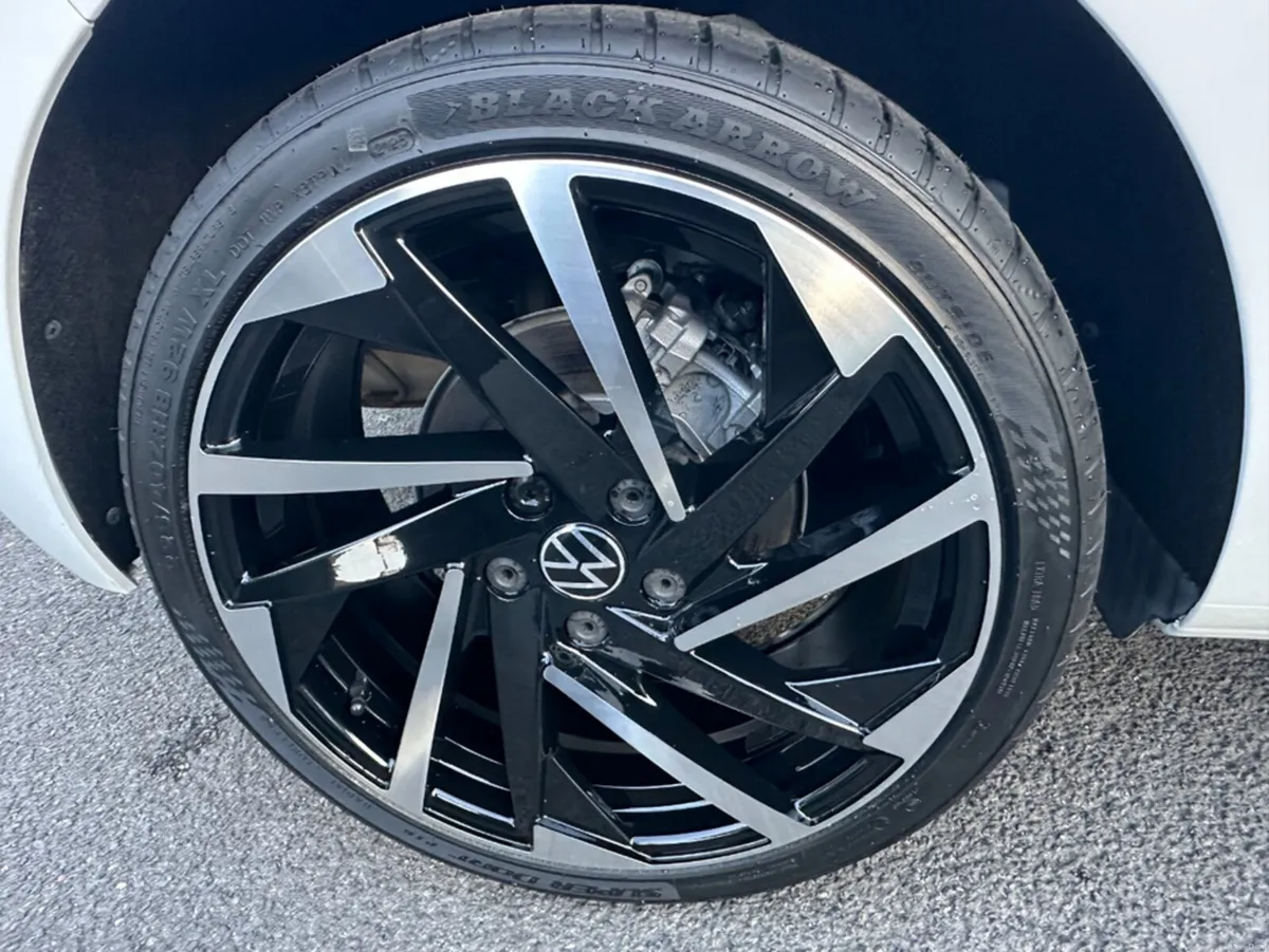 Volkswagen Golf 1.2 TSI AUTOMATIC HIGHLINE UPGRADE - Image 5