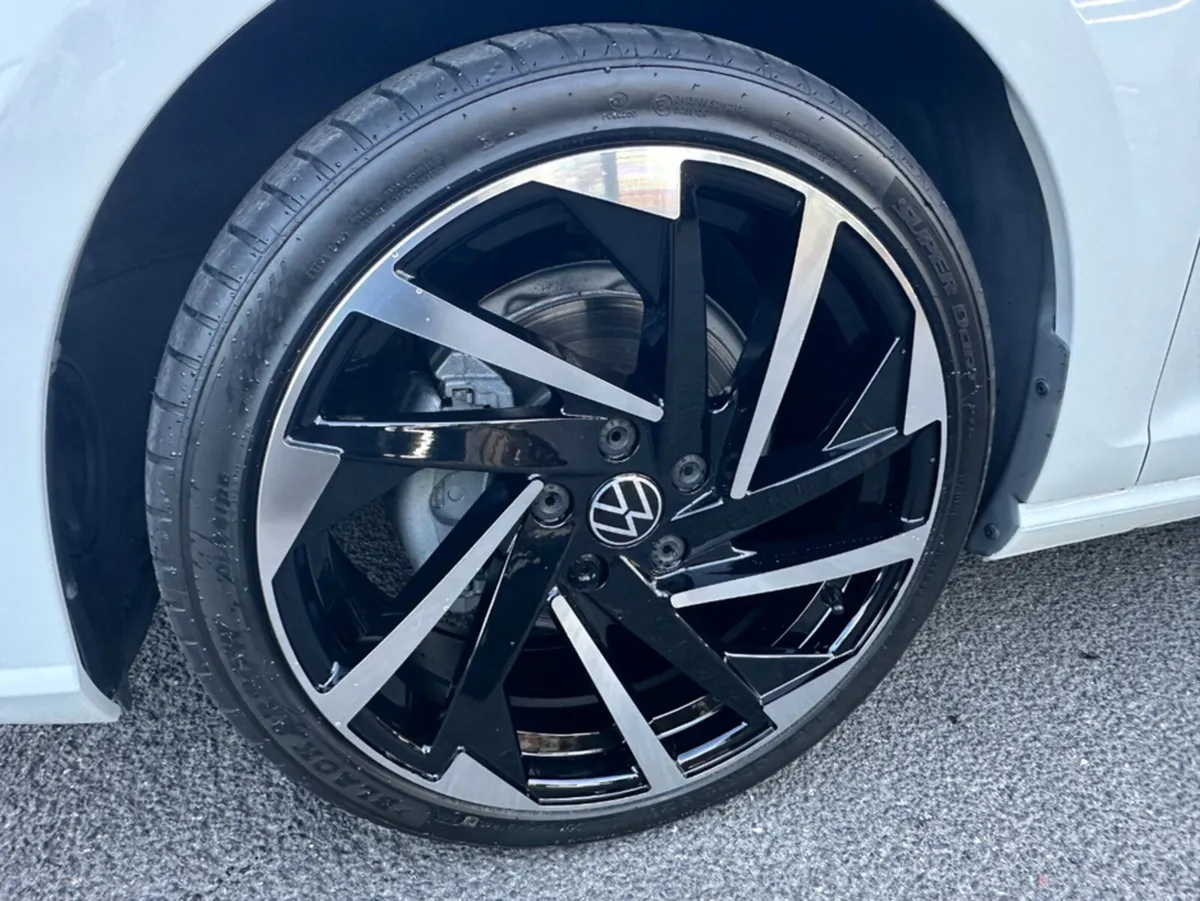 Volkswagen Golf 1.2 TSI AUTOMATIC HIGHLINE UPGRADE - Image 6