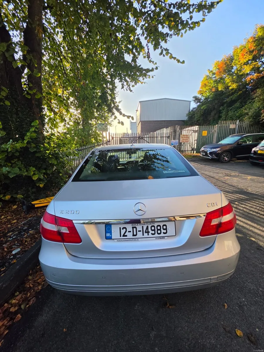 Mercedes-Benz E-Class 2012 - Image 2