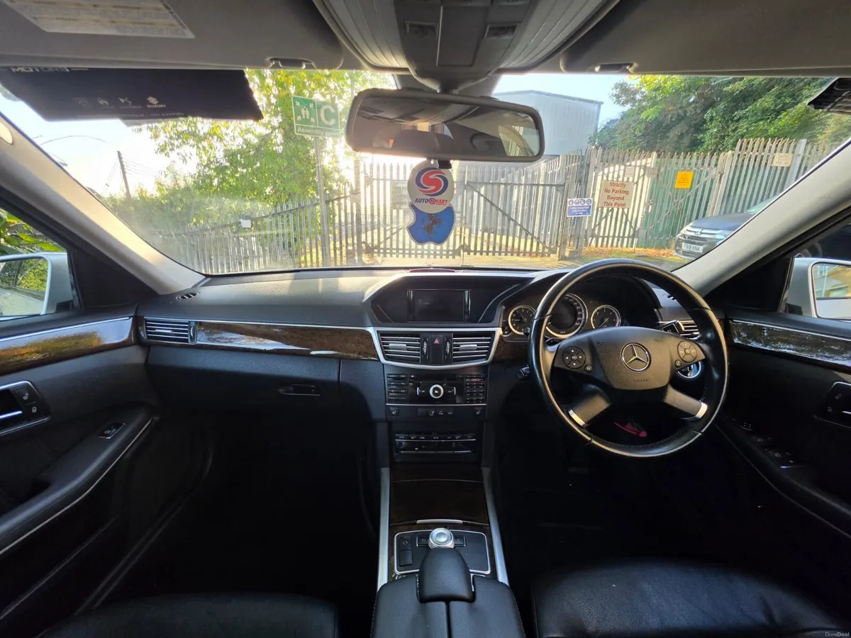 Mercedes-Benz E-Class 2012 - Image 5