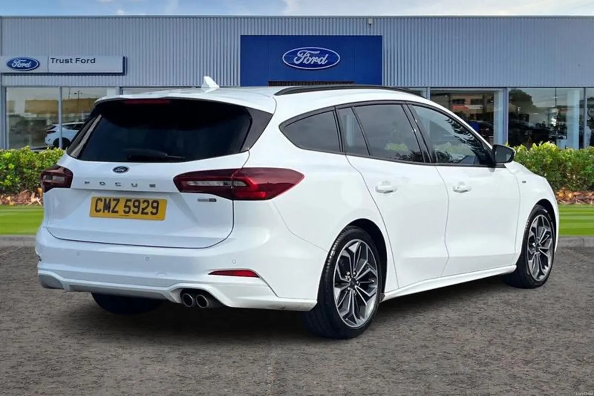 Ford Focus 1.0 EcoBoost Hybrid mHEV 155 ST-Line X - Image 4