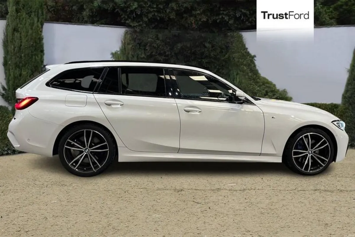 BMW 3-Series 320d xDrive MHT M Sport 5dr Step Auto - Image 3