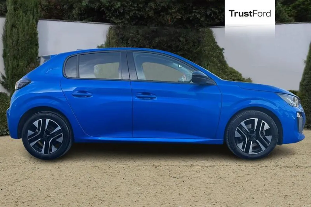 Peugeot 208 1.2 PureTech 100 Allure 5dr - Image 3