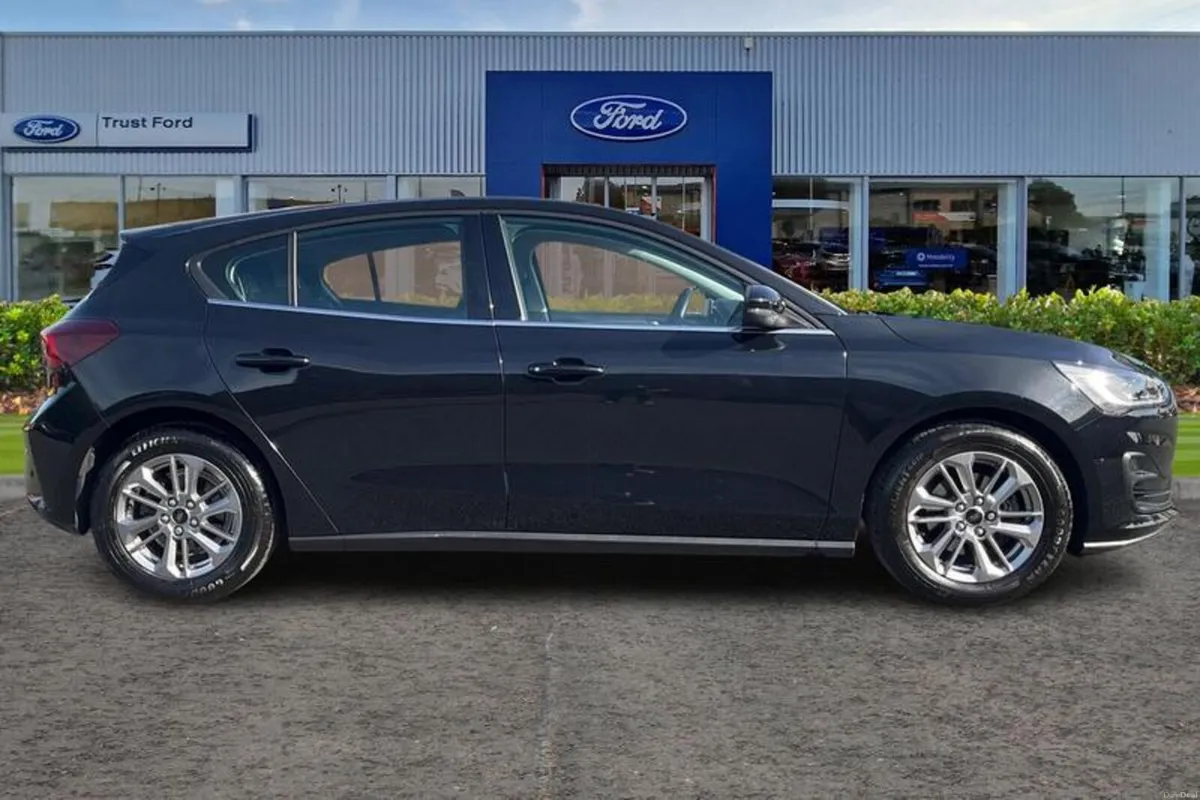 Ford Focus 1.0T EcoBoost MHEV Titanium Hatchback 5 - Image 3