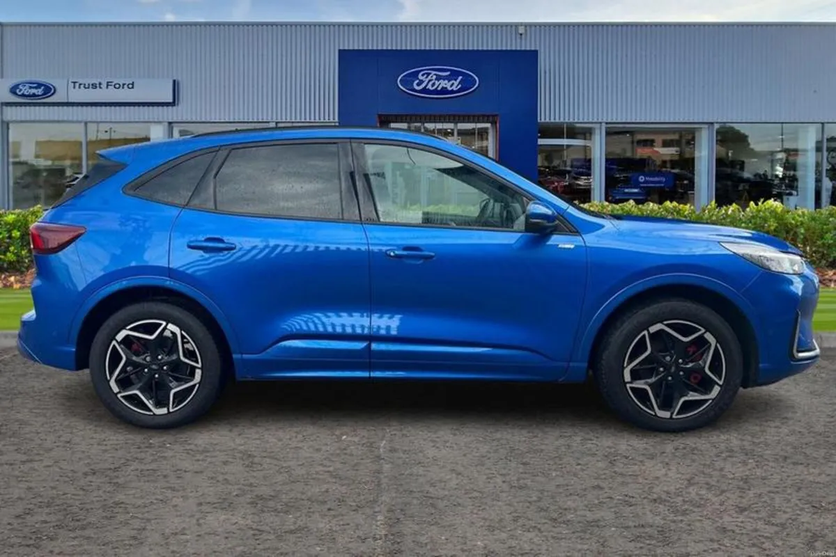 Ford Kuga 2.5 PHEV ST-Line X 5dr CVT - Image 3