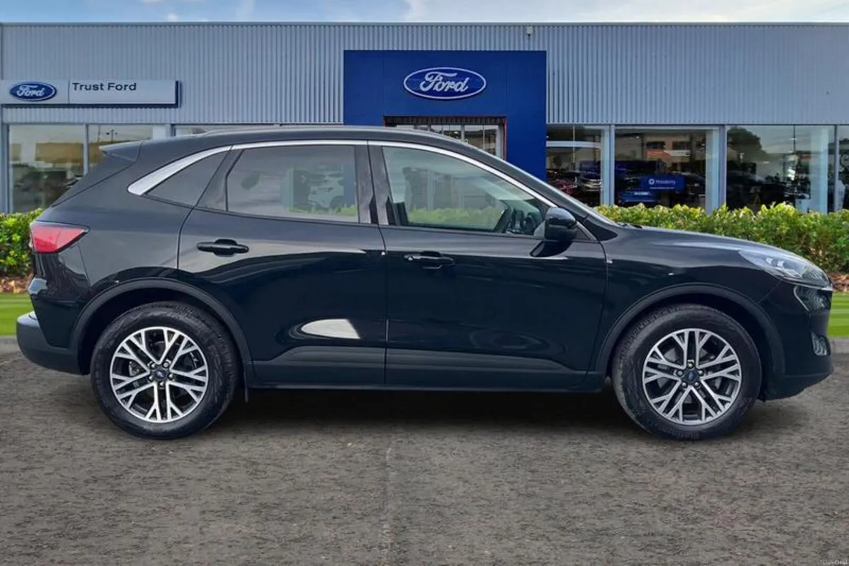 Ford Kuga 1.5 EcoBlue Titanium Edition 5dr - Image 3