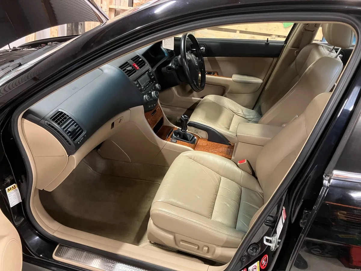 Honda Accord Executive - Image 5
