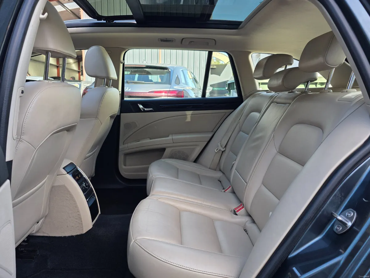Skoda Superb 2015 - Image 5