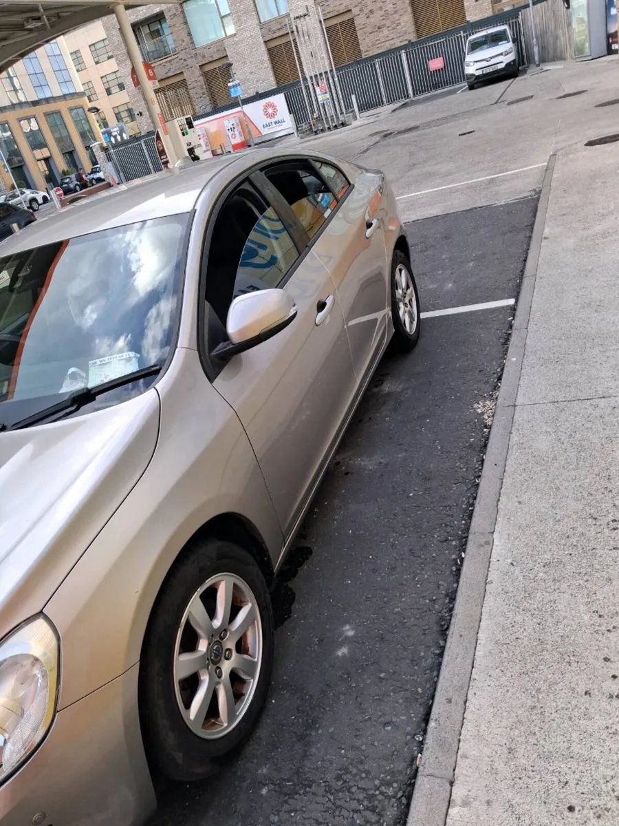 2011 Volvo S60 - Image 2