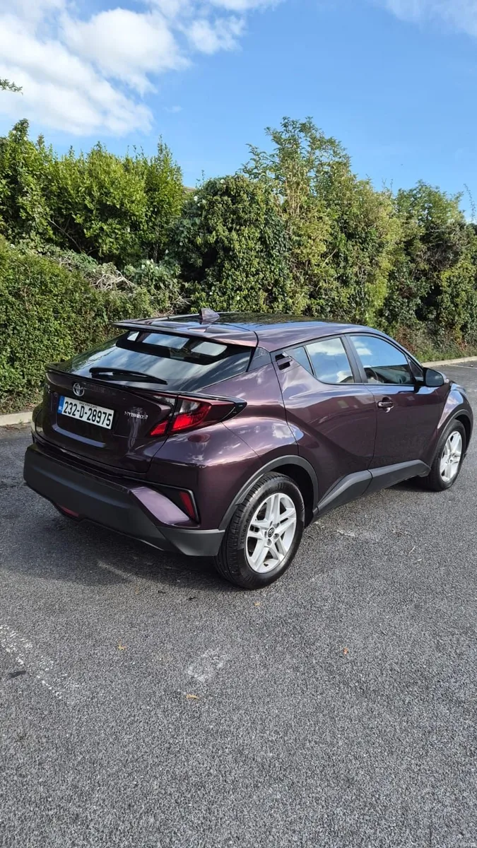 Toyota C-HR 2023 Hybrid 1.8 41,000 km - Image 6