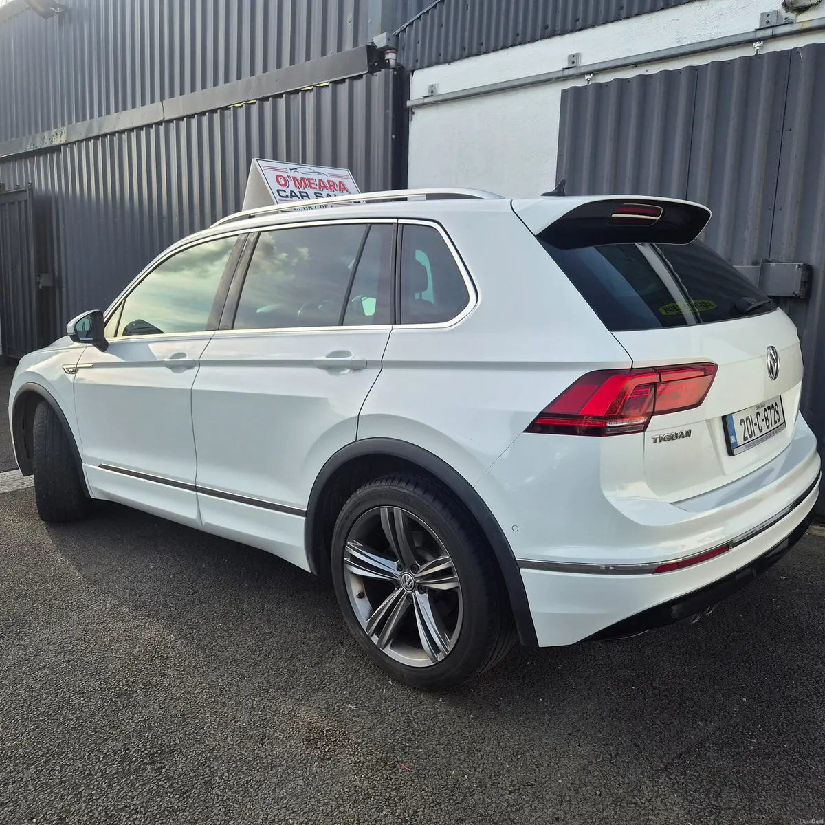 Volkswagen Tiguan  R-Line 2020 **Full Leather** - Image 6
