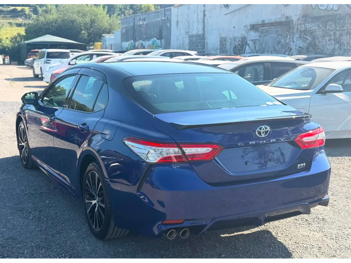 Toyota Camry WS Leather Package  Automatic Petrol - Image 4