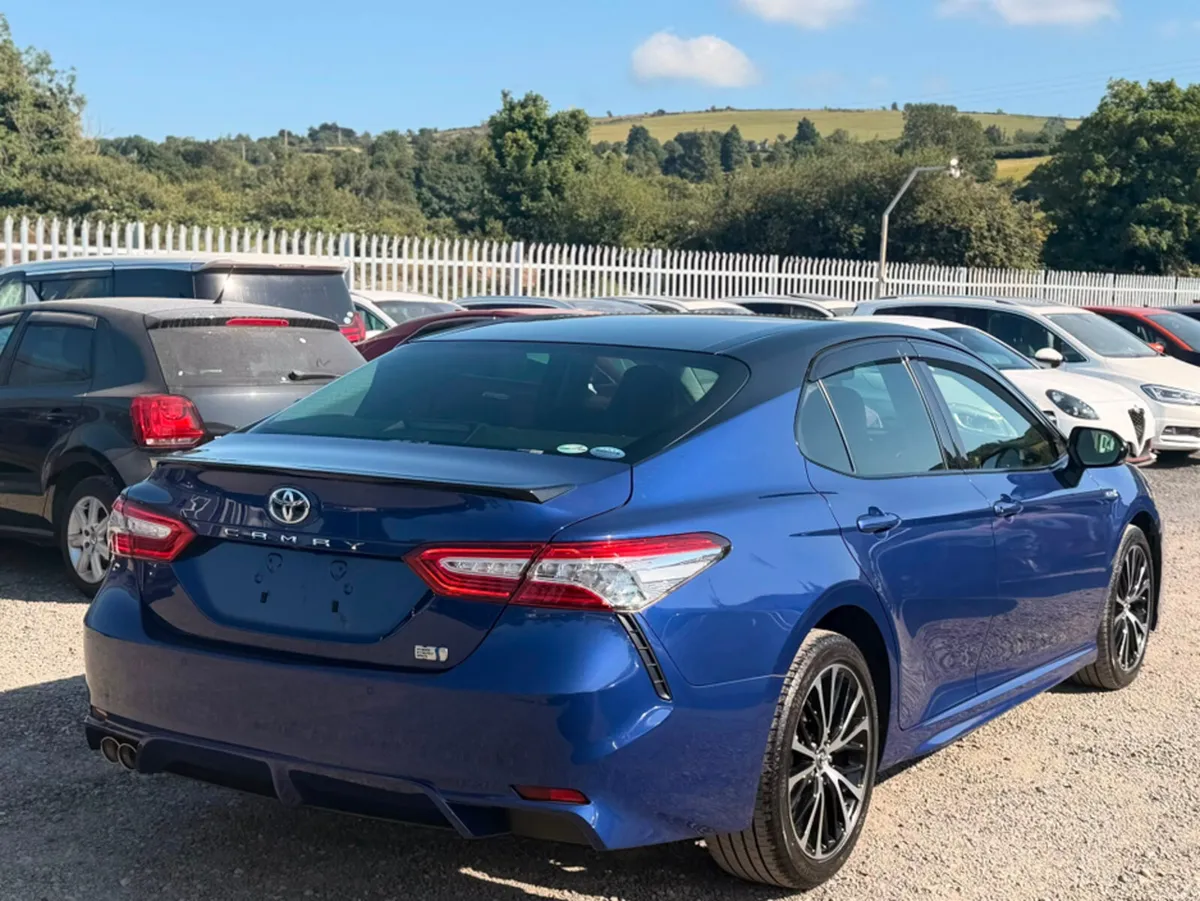 Toyota Camry WS Leather Package  Automatic Petrol - Image 6