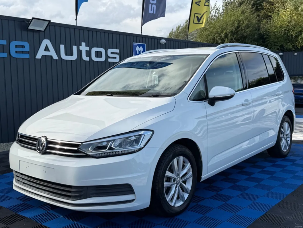 Volkswagen Touran COMFORTLINE - 2.0L DIESEL - AUTO - Image 2