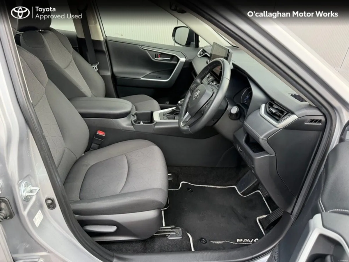 Toyota RAV4 RAV4 HYBRID LUNA 4DR AUTO - Image 6