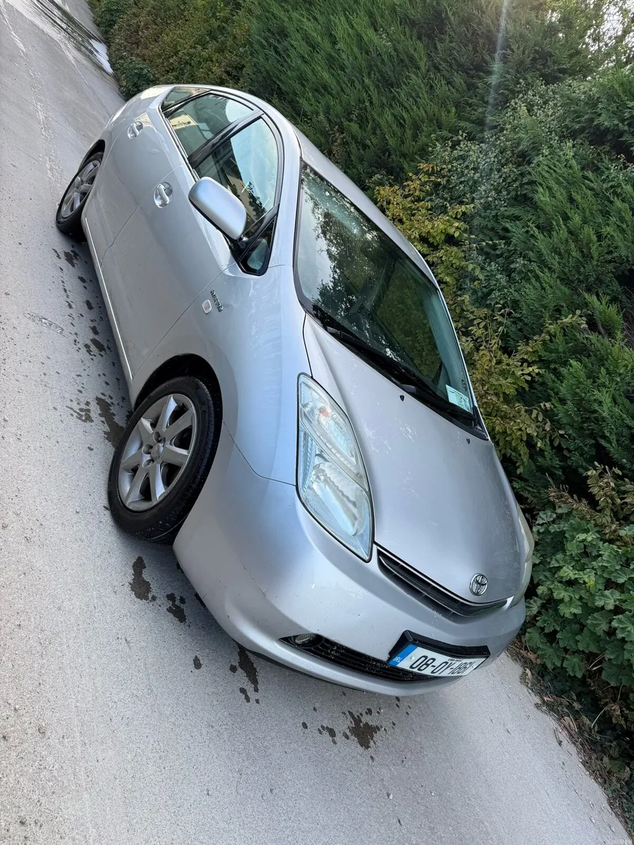 Toyota Prius hybrid - Image 3