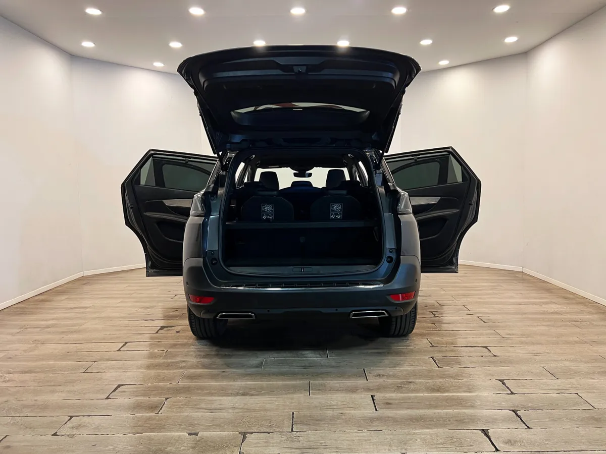 LOW MILEAGE • HIGH SPEC PEUGEOT 5008 GT 1.5 BLUEHD - Image 5