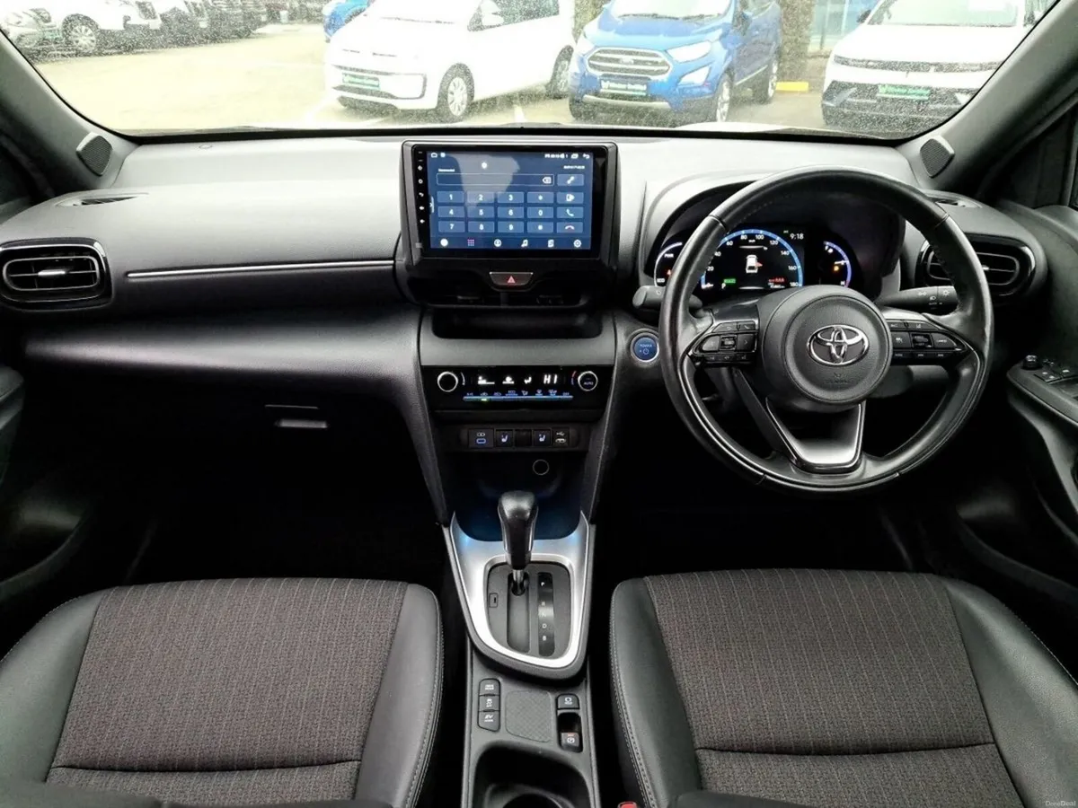 Toyota Yaris Cross 1.5 Hybrid CVT Luna - Image 3