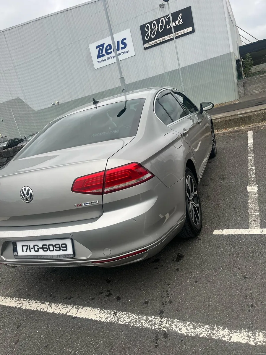 Car - Image 4