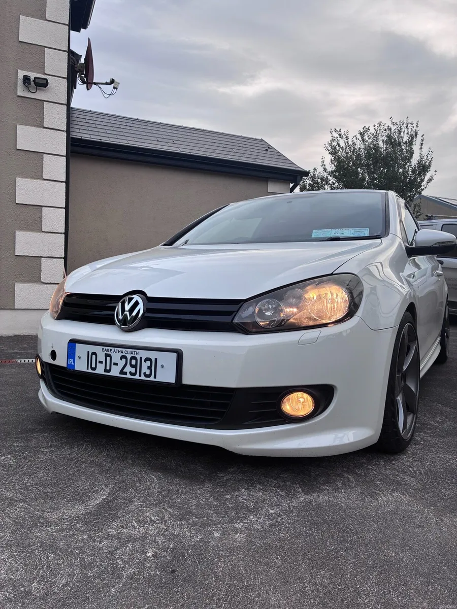 2010 R Line Golf - Image 1