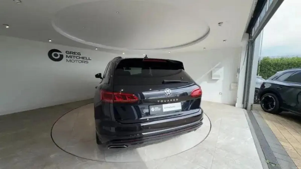 Volkswagen Touareg 3.0 V6 TDI 4Motion 286 Black Ed - Image 3