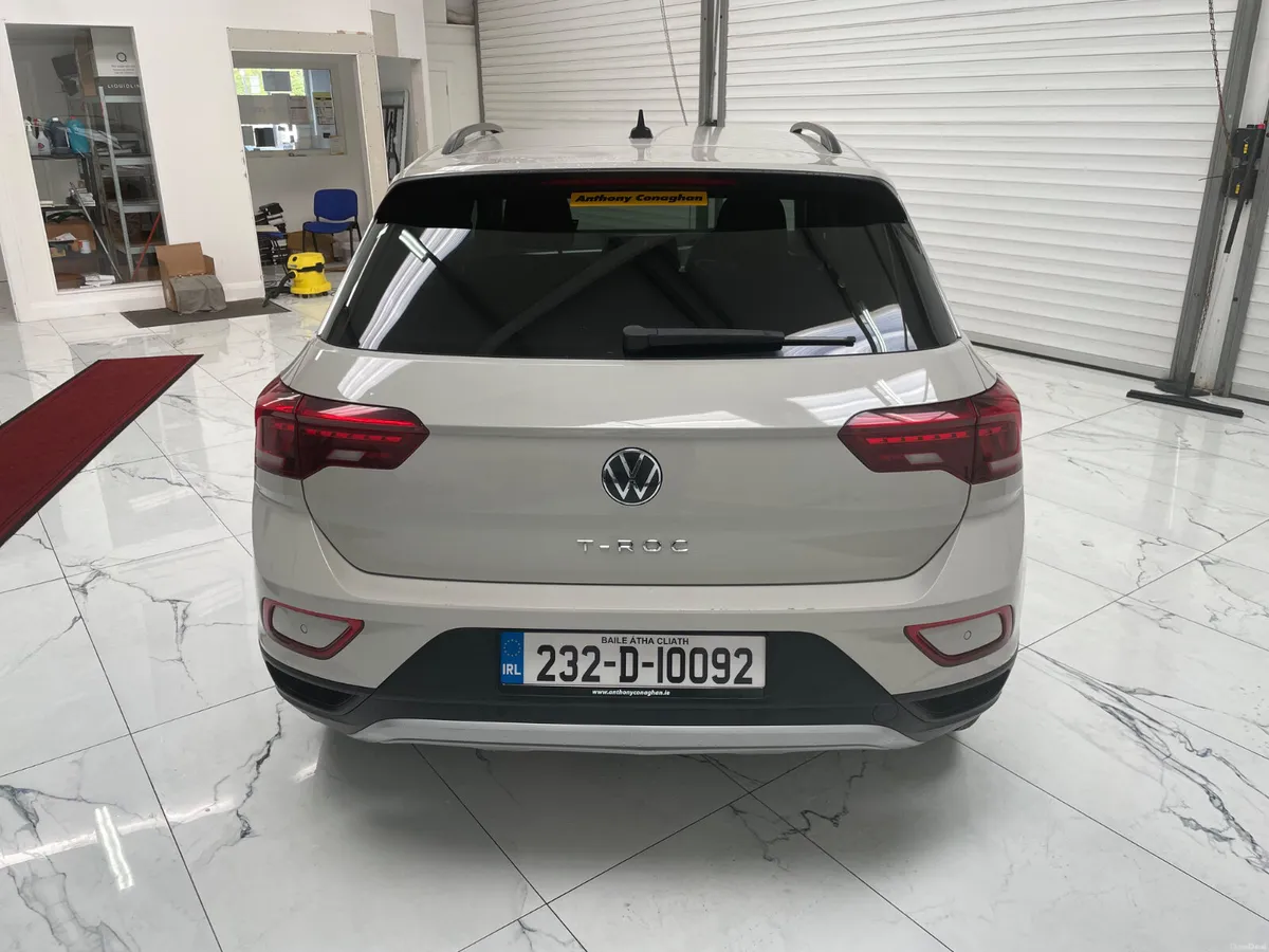 Volkswagen T-Roc 2023 1.0 tsi Life - Image 4