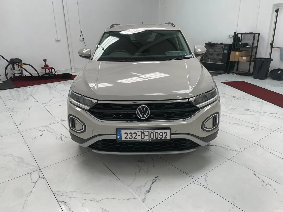 Volkswagen T-Roc 2023 1.0 tsi Life - Image 6