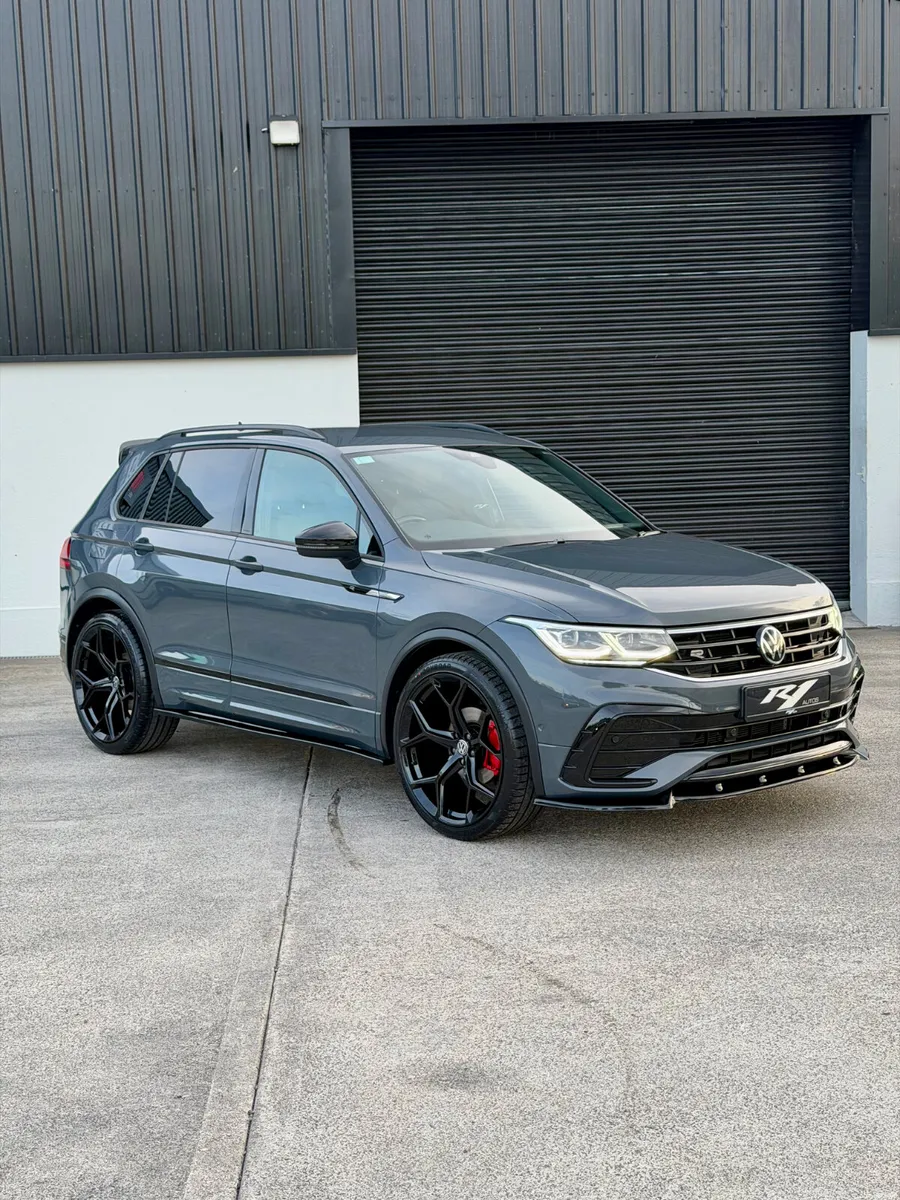 2023 VOLKSWAGEN TIGUAN RLINE BLACK EDITION TOP SPE - Image 4