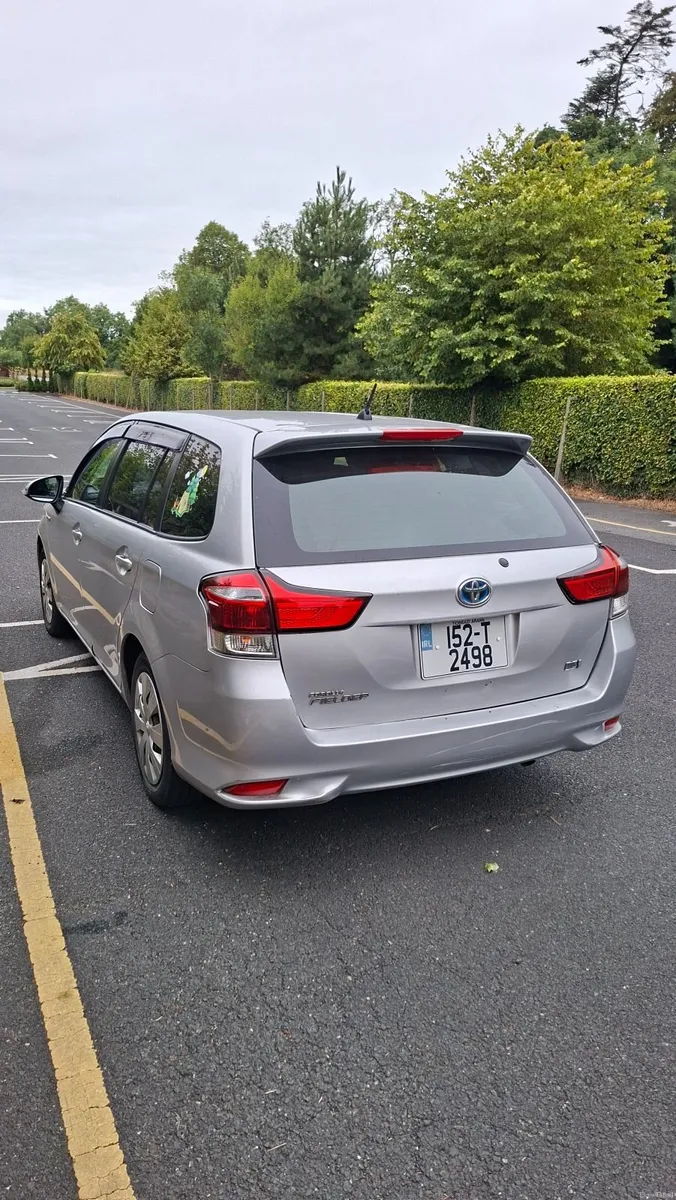 Toyota Fielder hybrid - Image 2