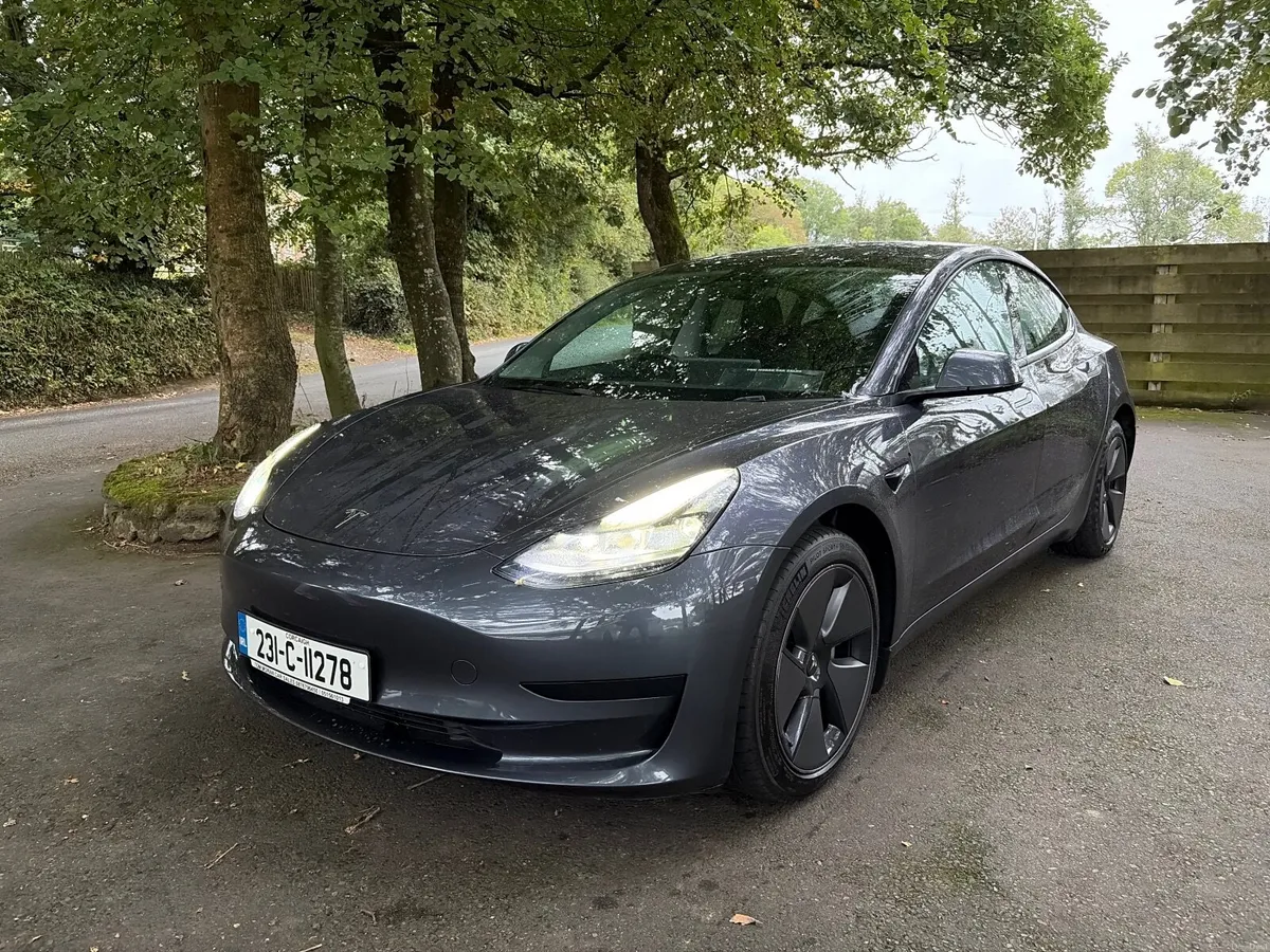 Tesla Model 3 2023 - Image 5