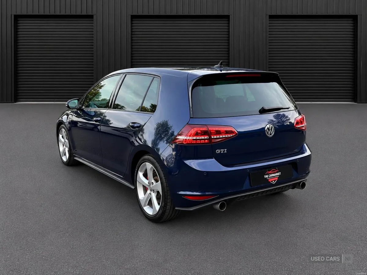 Volkswagen Golf 2.0 TSI BlueMotion Tech GTI DSG Eu - Image 4