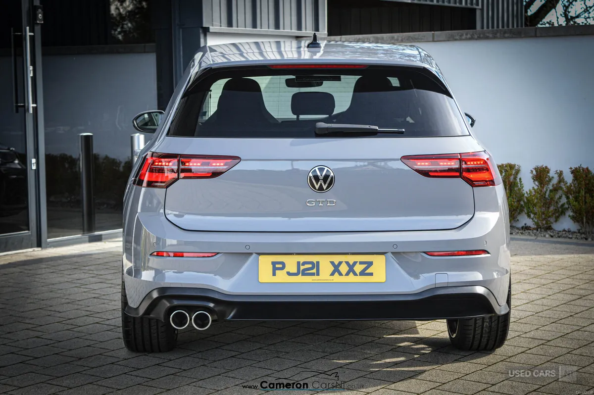 Volkswagen Golf DIESEL HATCHBACK - Image 6