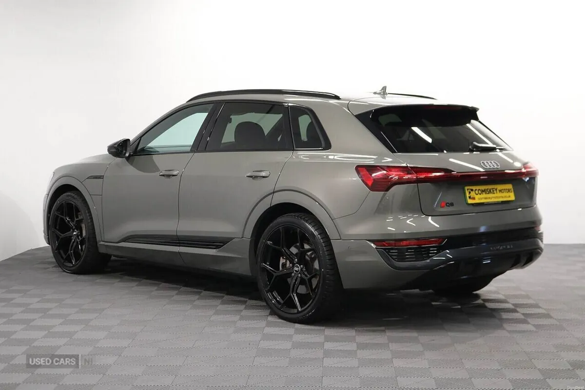 Audi Q8 e-tron S line - Image 4