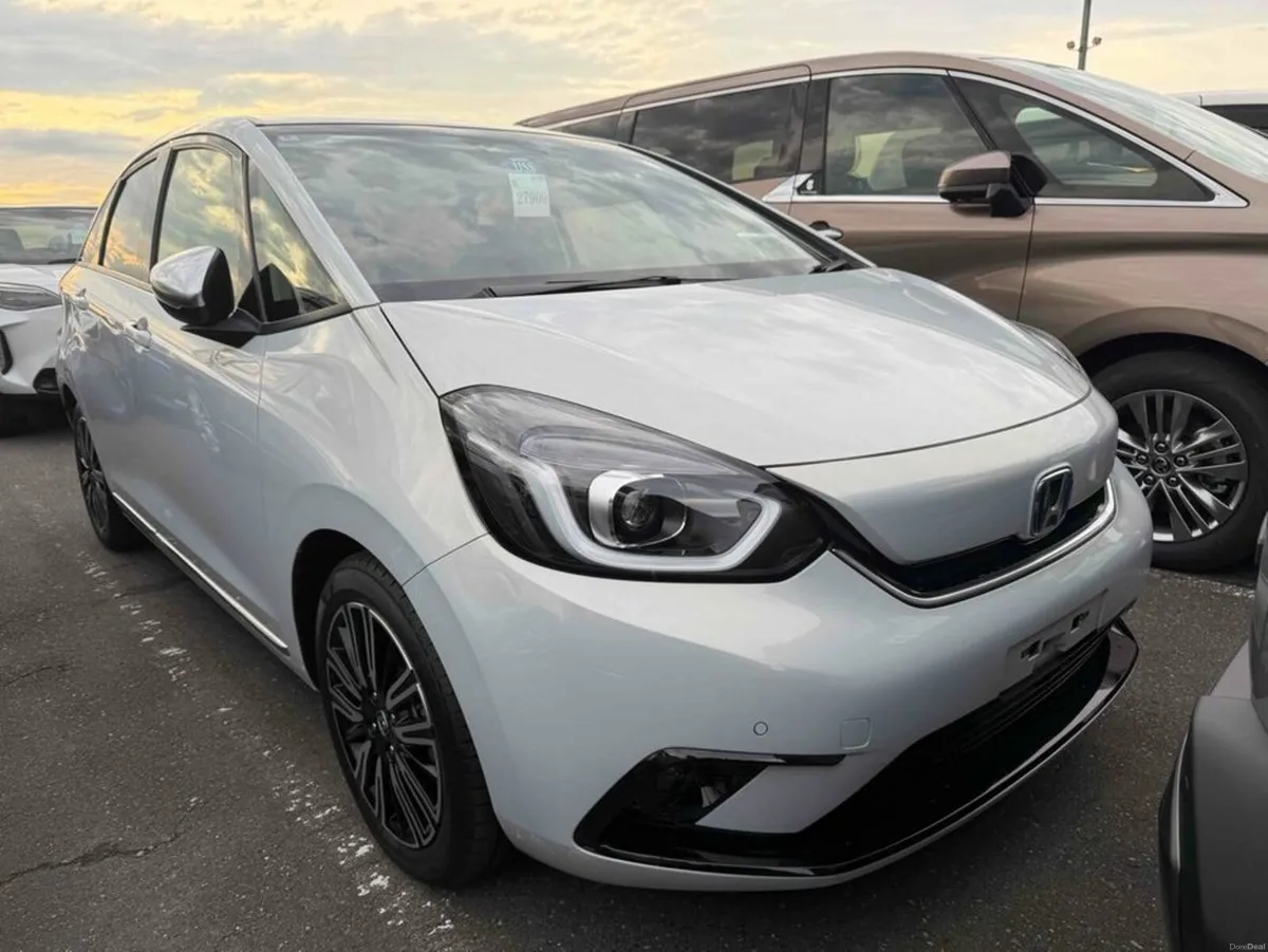 Honda Fit EHEV LUXE - Image 2