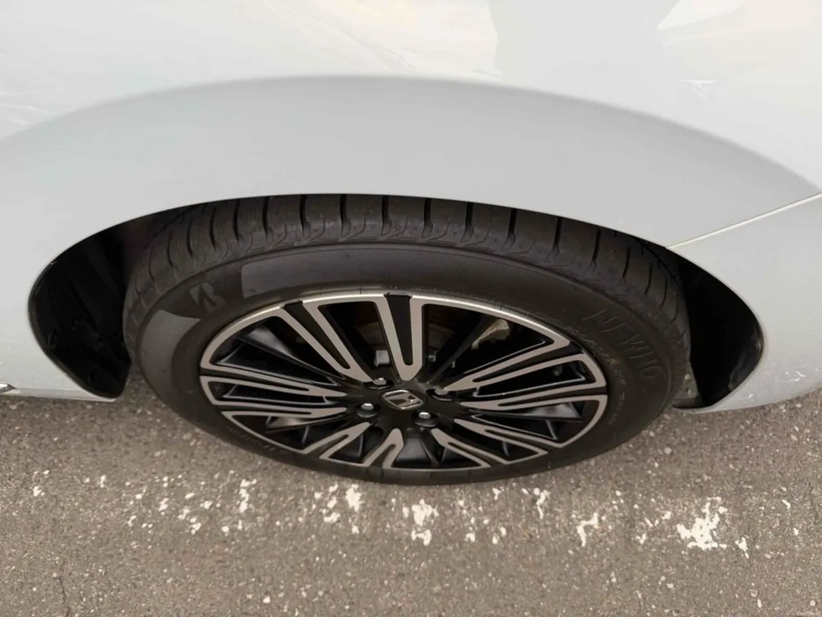 Honda Fit EHEV LUXE - Image 6